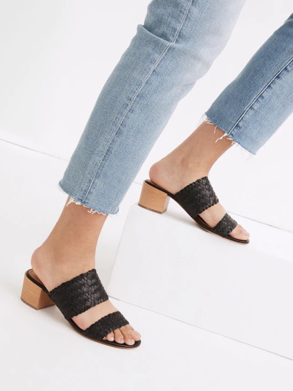 Madewell The Kiera Mule Sandal in Woven Leather black size 8
Style No. AM223 - Picture 4 of 12